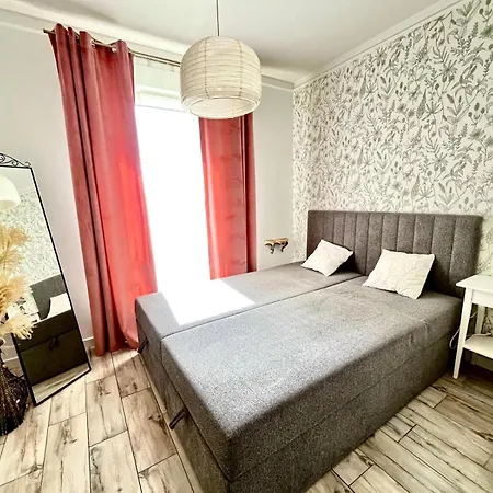 Seaside Apartment *